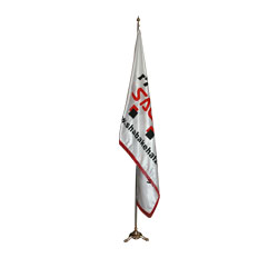 پرچم تشریفات
با قابلیت چاپ آرم به صورت چاپ دیجیتال (چاپ عکس) بر روی پارچه ساتن سفید همراه با ریشه + پایه فلزی آبکاری شده
